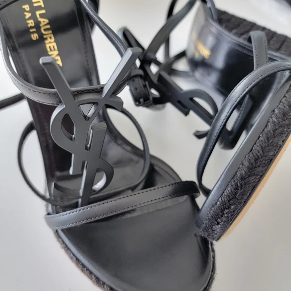 ❤️ SOLD ❤️ Authentic YSL Cassandra Wedges - Picture 8 of 10